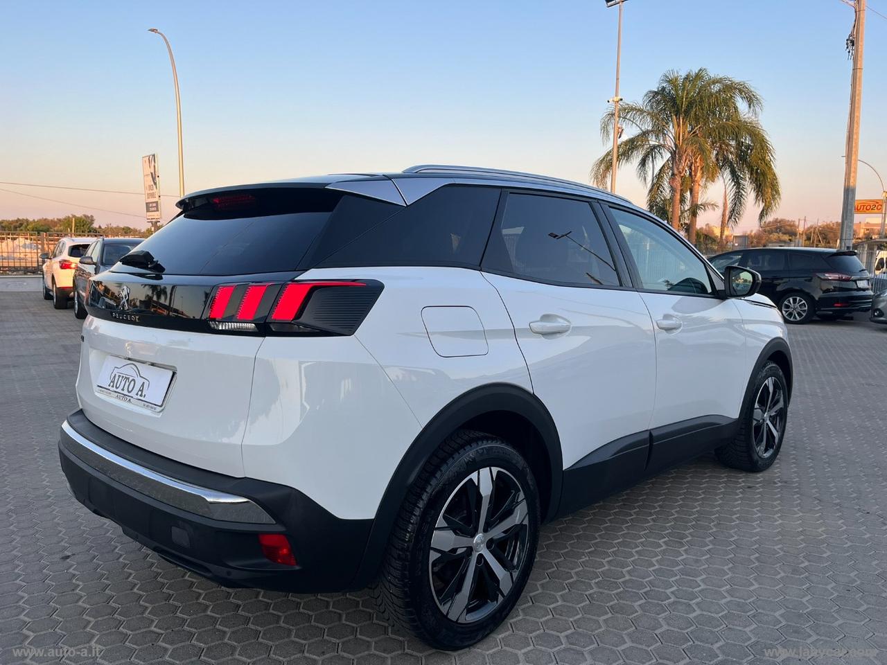 PEUGEOT 3008 BlueHDi 130 S&S EAT8 Allure