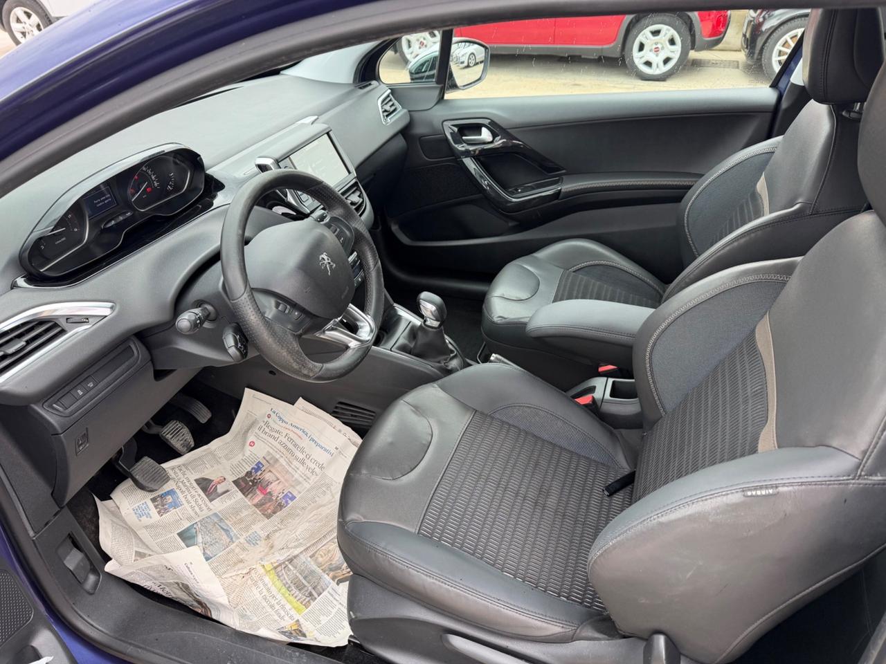 Peugeot 208 1.6 e-HDi 92 CV 3 porte Allure