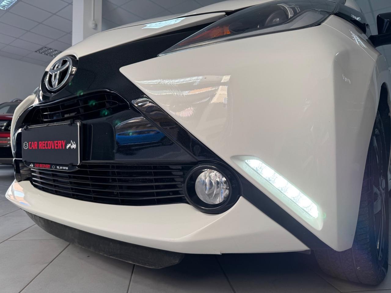 Toyota Aygo 1.0 VVT-i 69 CV 5 porte x-play