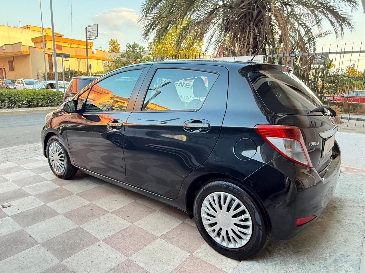 Toyota Yaris 1.0 5 porte Active