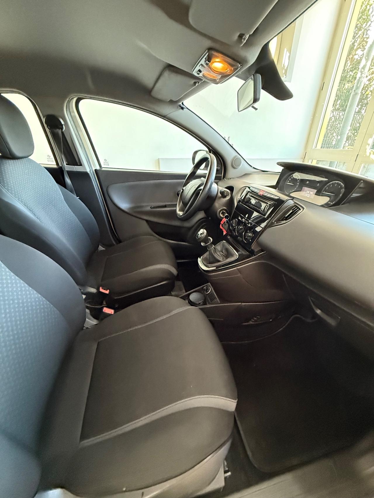 Lancia Ypsilon 1.2 69 CV 5 porte GPL Ecochic GOLD