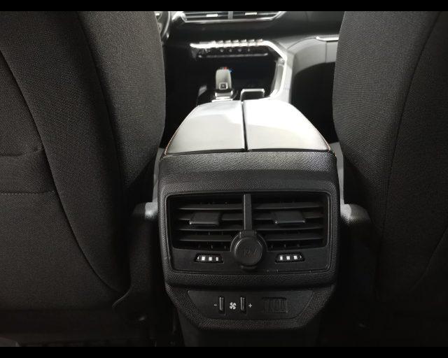 PEUGEOT 5008 BlueHDi 120 S&S EAT6 Business