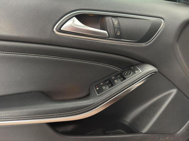 MERCEDES-BENZ GLA 180 Sport