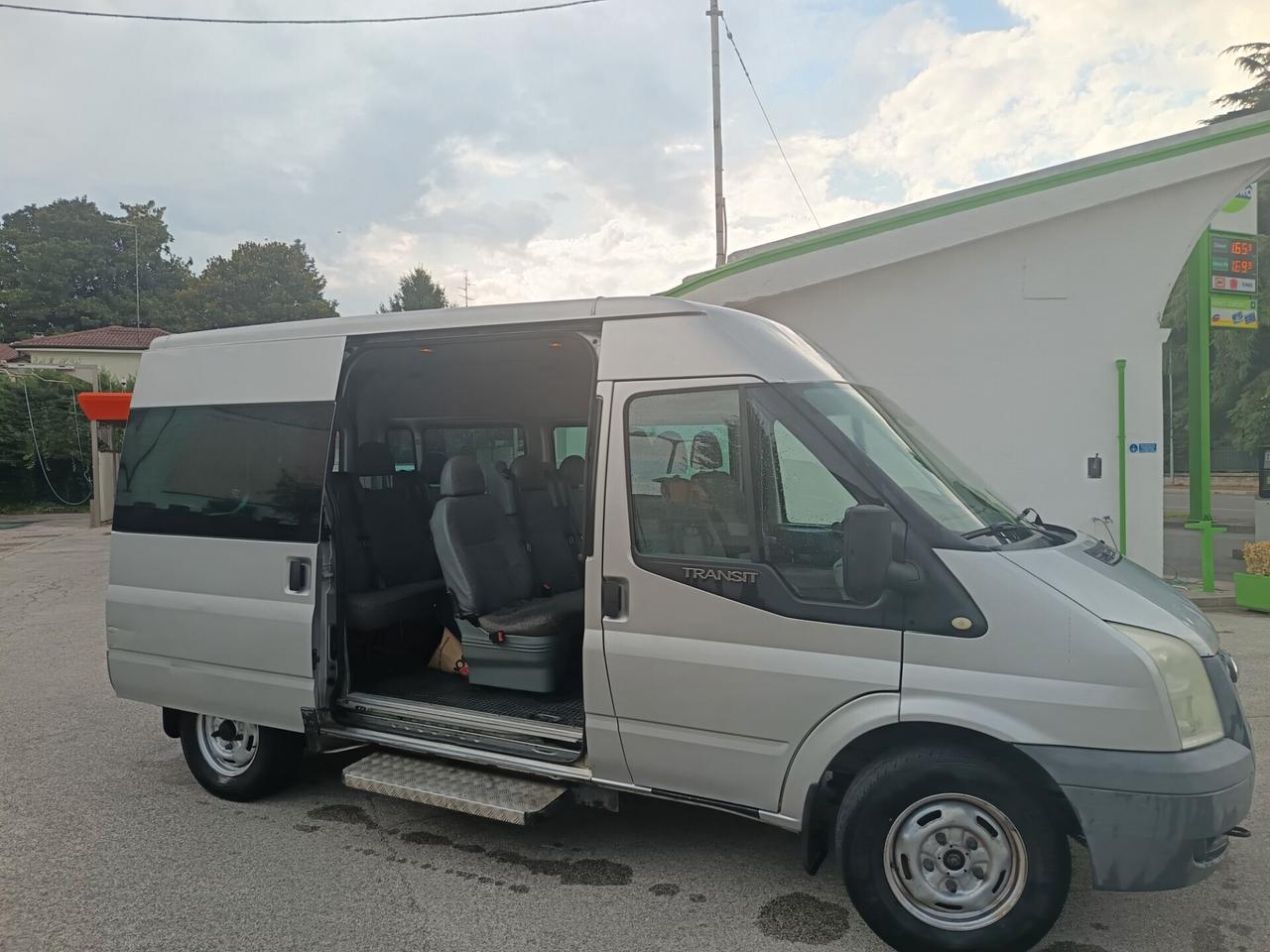 Ford Transit/Tourneo/Bus Transit 9 posti