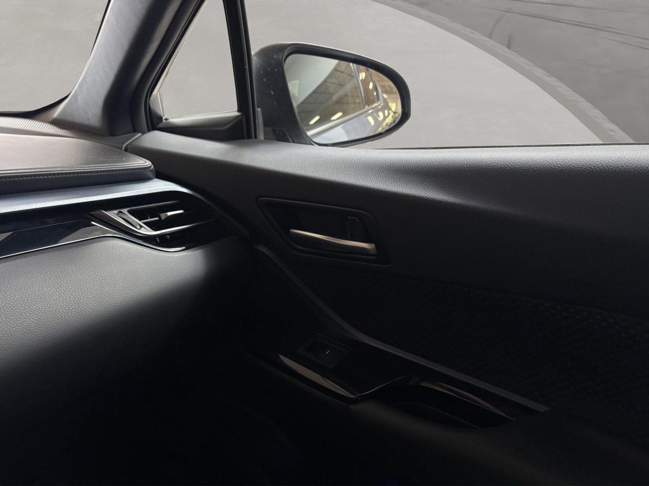 Toyota C-HR 1.8h Trend e-cvt