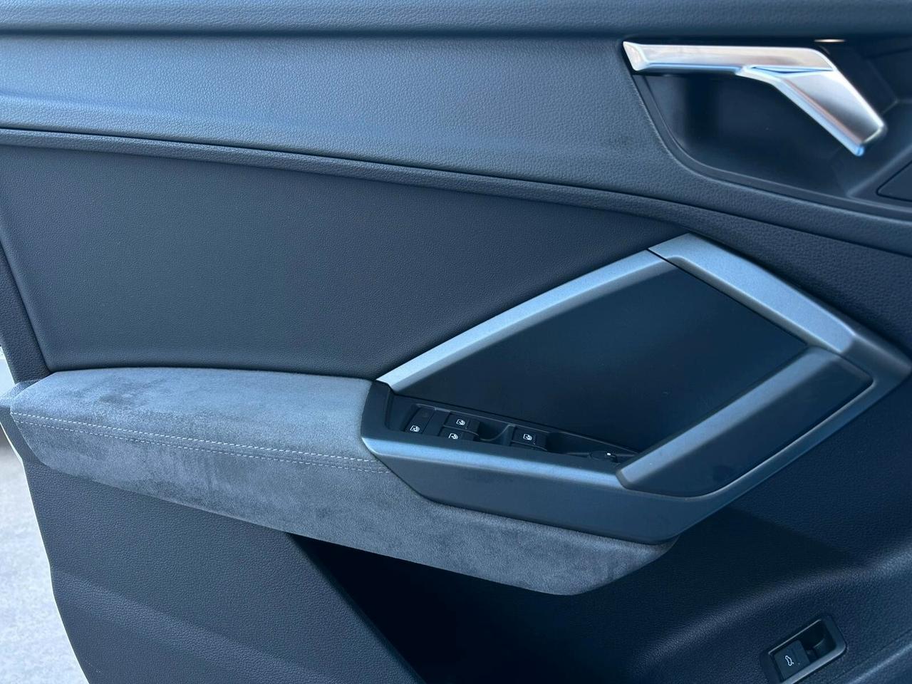 Audi Q3 SPB 35 TDI S tronic line edition - Arrow grey