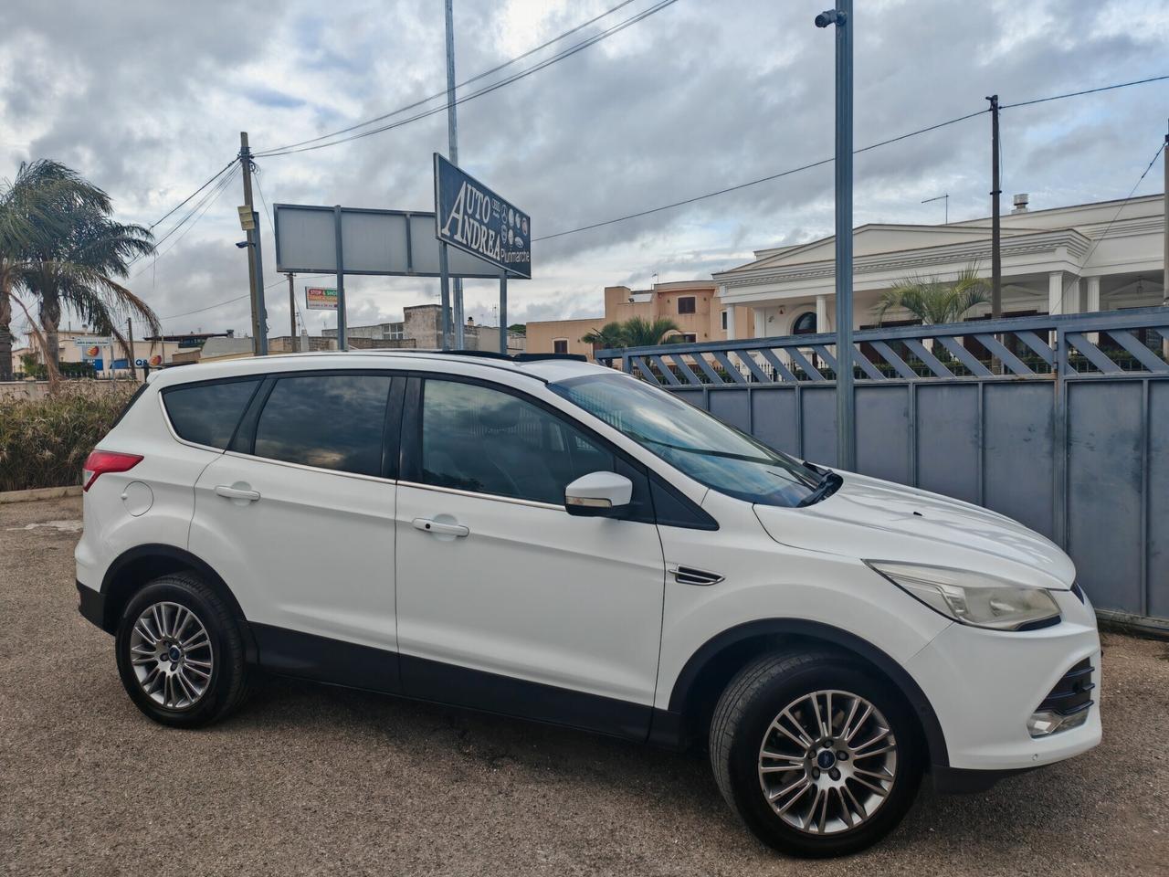 Ford Kuga 2.0 TDCI tetto navig cam pelle 2013
