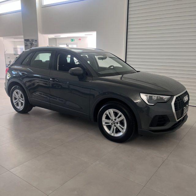 AUDI Q3 35 TDI S tronic Business