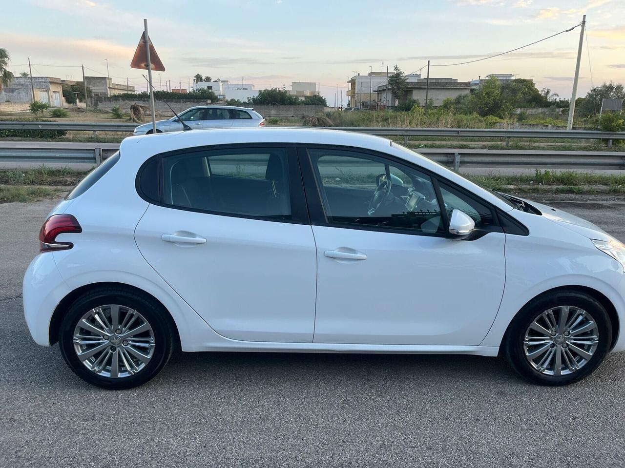 Peugeot 208 BlueHDi 75 5 porte Allure Unipro 2017