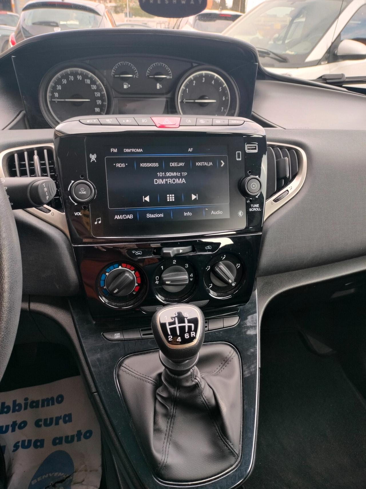 Lancia Ypsilon 1.0 FireFly 5 porte S&S Hybrid Gold PREZZO VERO