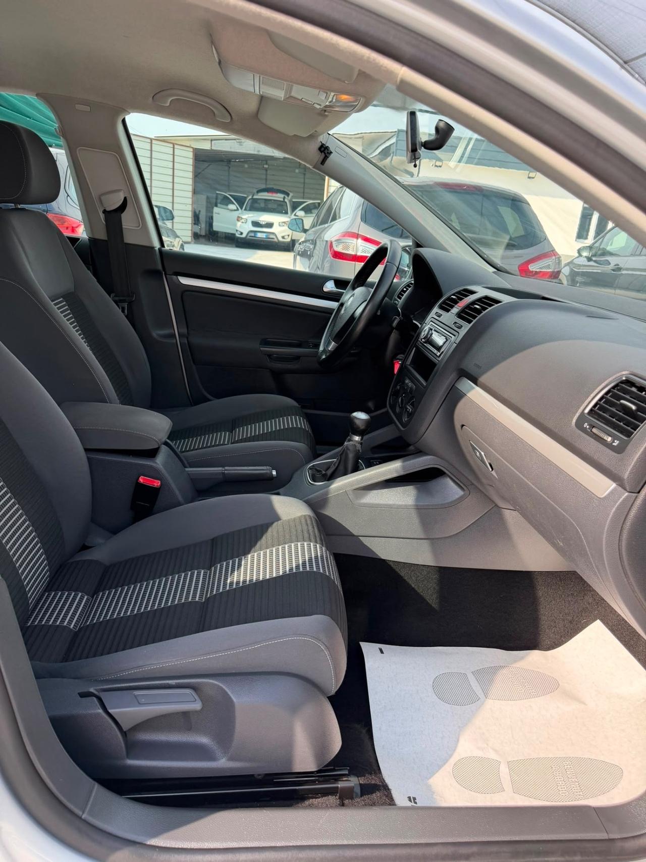 Volkswagen Golf 1.6 5p. Comfortline