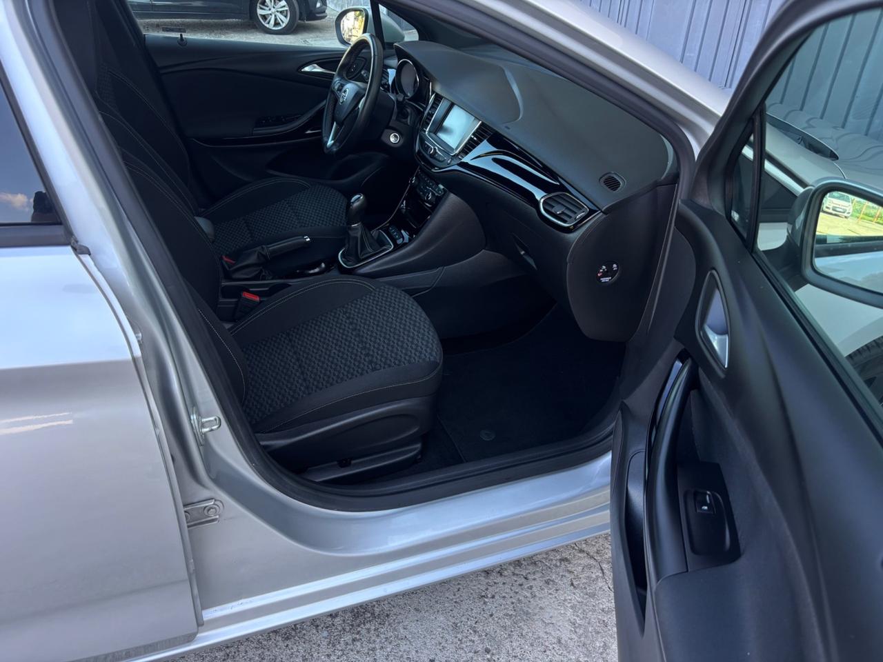 Opel Astra 1.6 CDTi 110CV. Garanzia 12mesi. Neopatentati