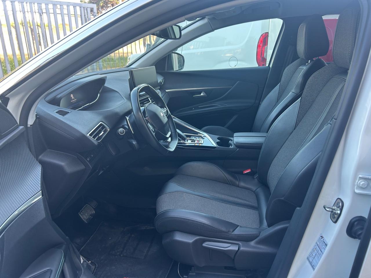 Peugeot 3008 BlueHDi 130 S&S EAT8 Allure