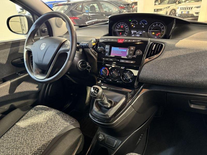 Lancia Ypsilon Ypsilon 1.0 FireFly 5 porte S&S Hybrid Silver