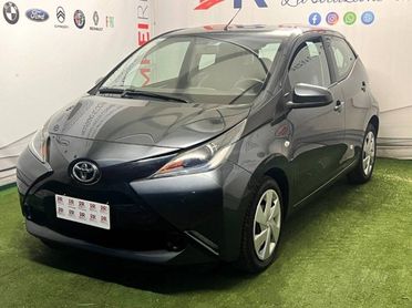 Toyota Aygo 1.0 x-wave grey 72cv