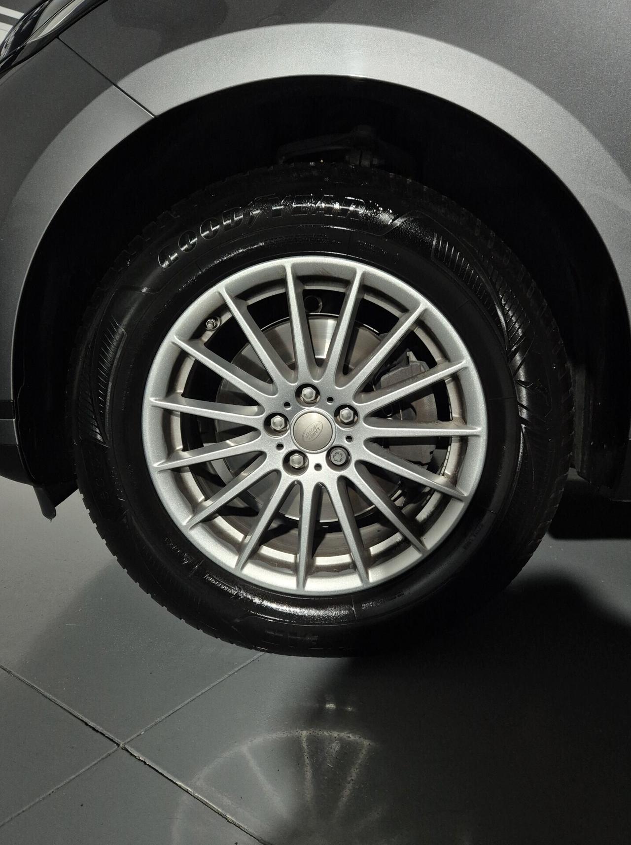 Land Rover Range Rover Velar 2.0cc 180cv Autom Navi Tetto apribile iva esposta