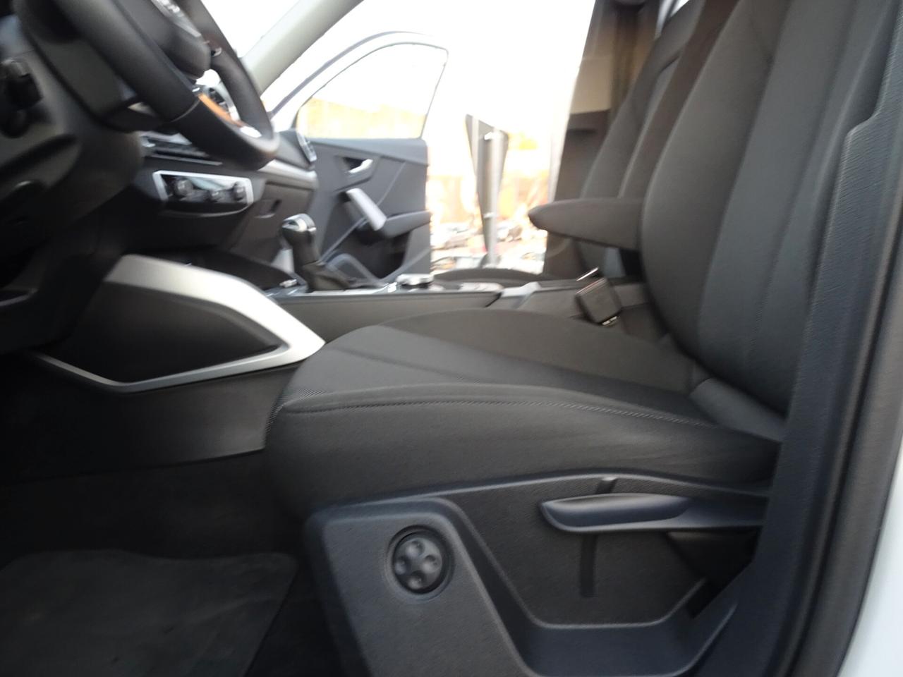Audi Q2 35 TDI S tronic Identity Black