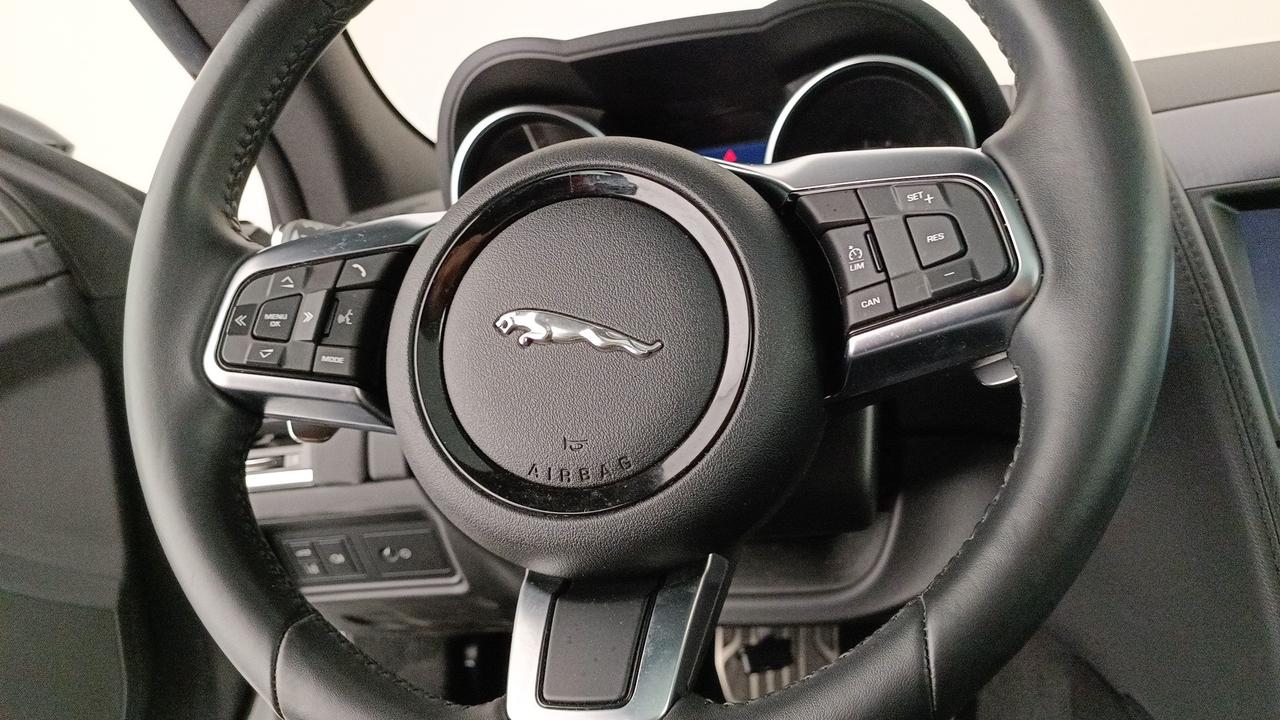 JAGUAR F-Type Coupe 2.0 i4 R-Dynamic rwd 300cv auto my19.5