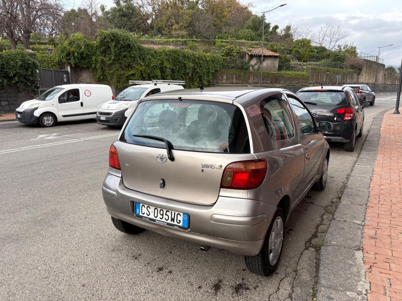 Toyota Yaris 1.0i 16V cat 3 porte Sol