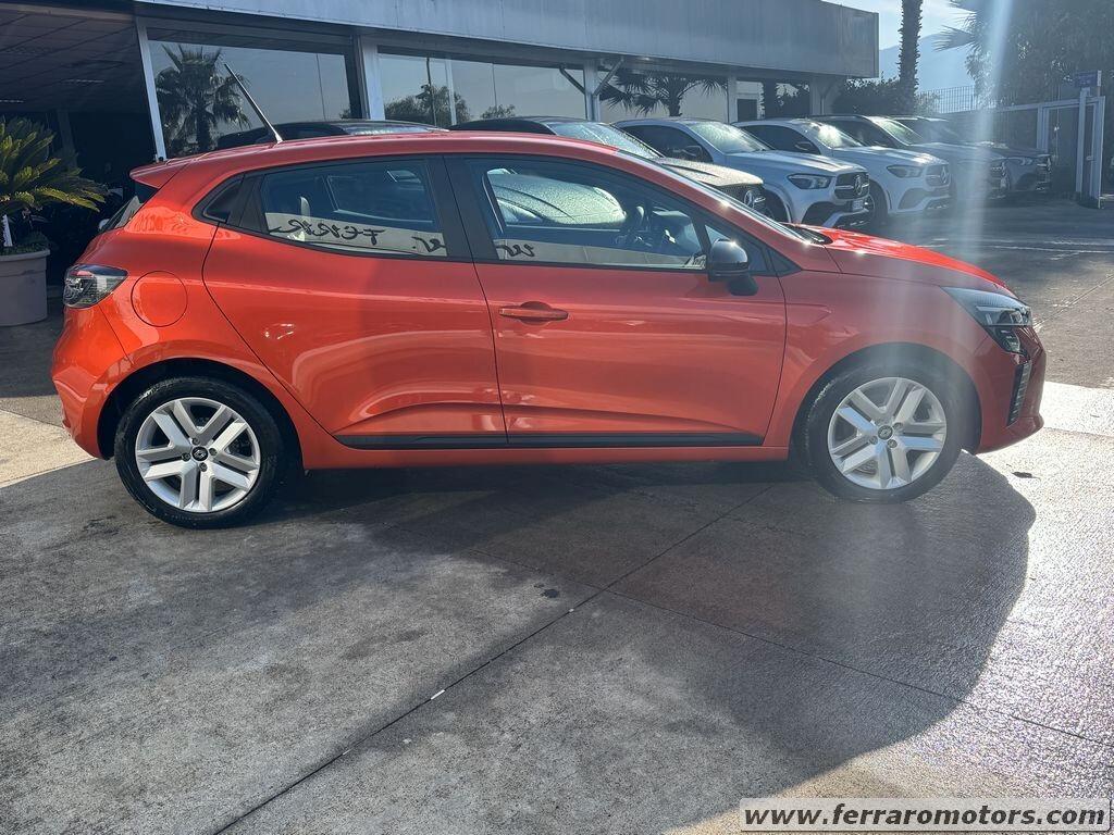 Renault Clio SCe 65 CV neo patentati a soli 179 euro al mese