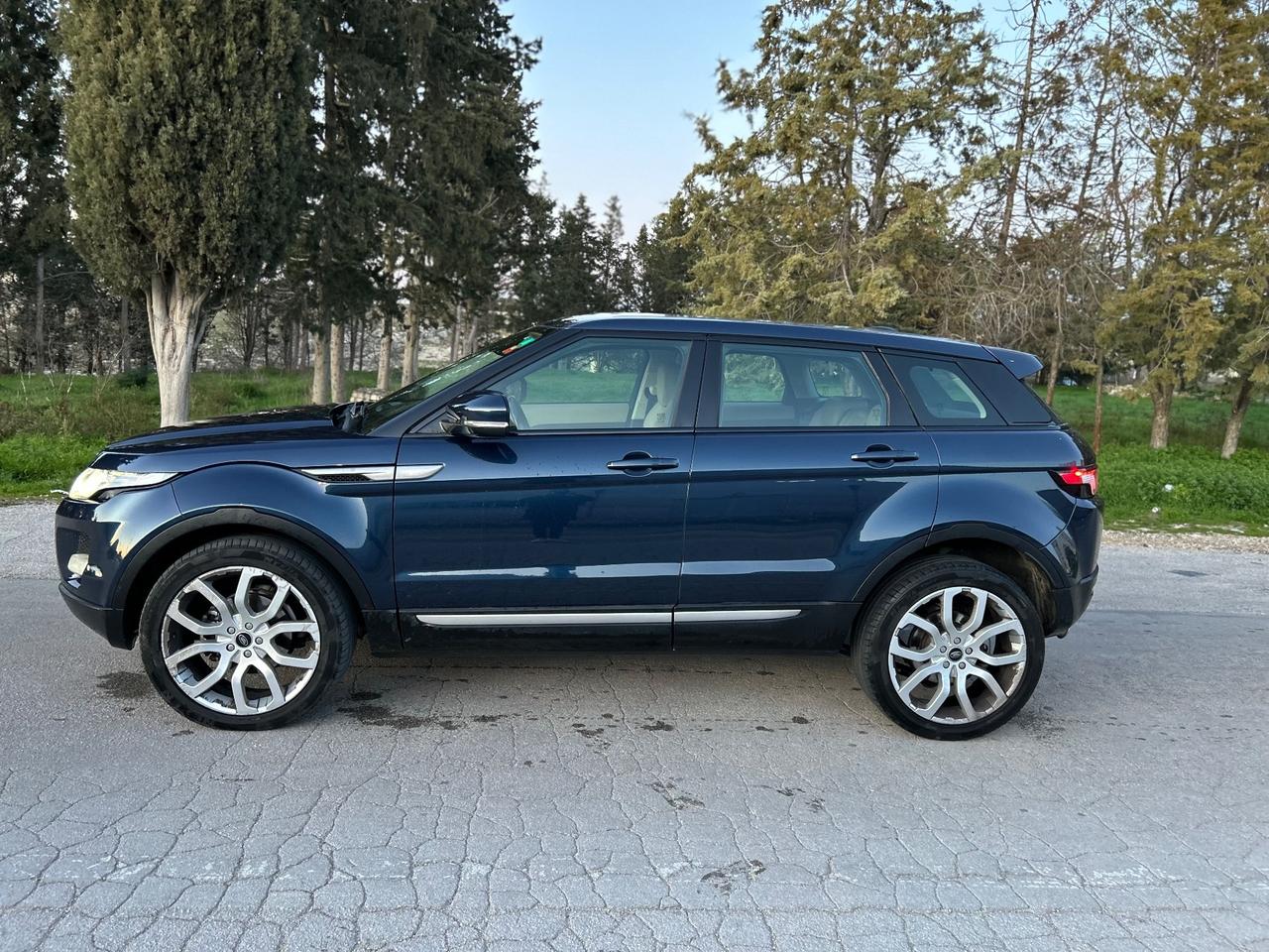 Land Rover Range Evoque 2.2 TD4 5p. Prestige