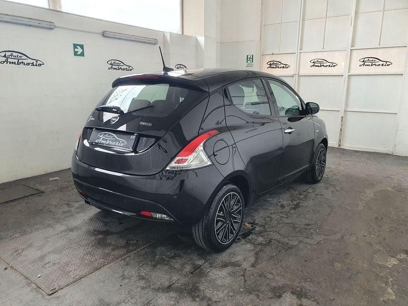 Lancia Ypsilon 1.0 FireFly 5 porte S&S Hybrid Gold TUA DA 129,00 AL MESE