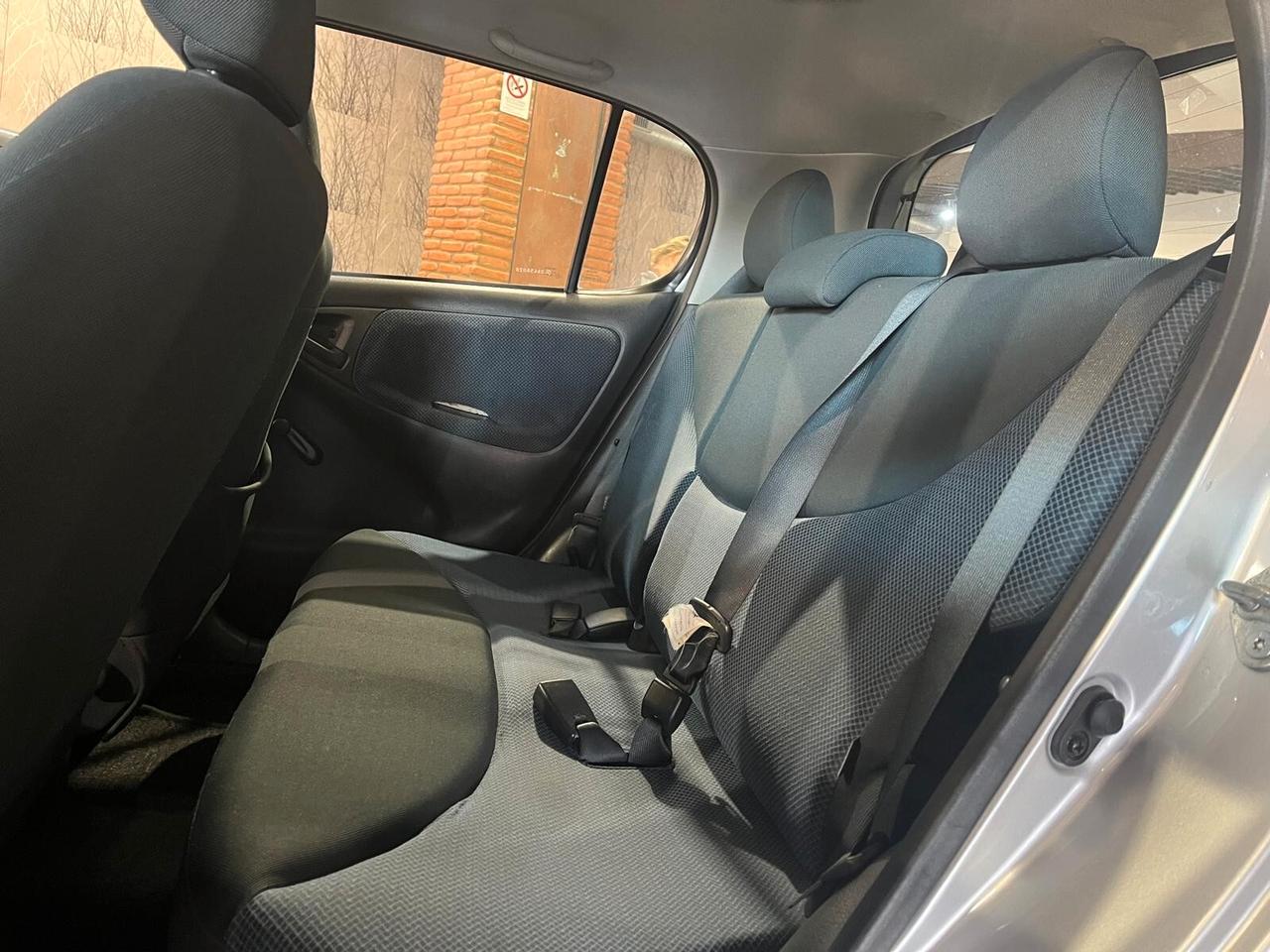 Toyota Yaris 1.0 Expo c/clima