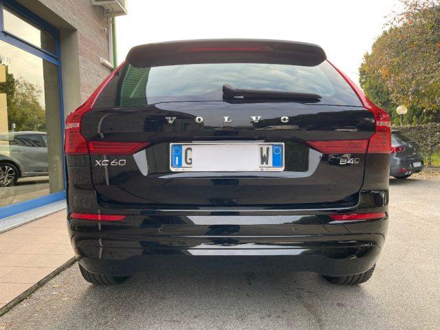 VOLVO XC60 2.0 B4 AWD AUTOMATICA CERCHI DA 19" FARI FULL LED