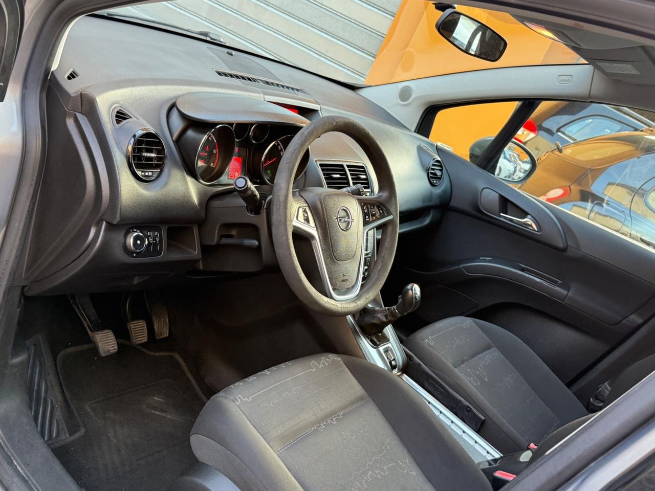 Opel Meriva 1.3 CDTI 95CV - Neopatentati