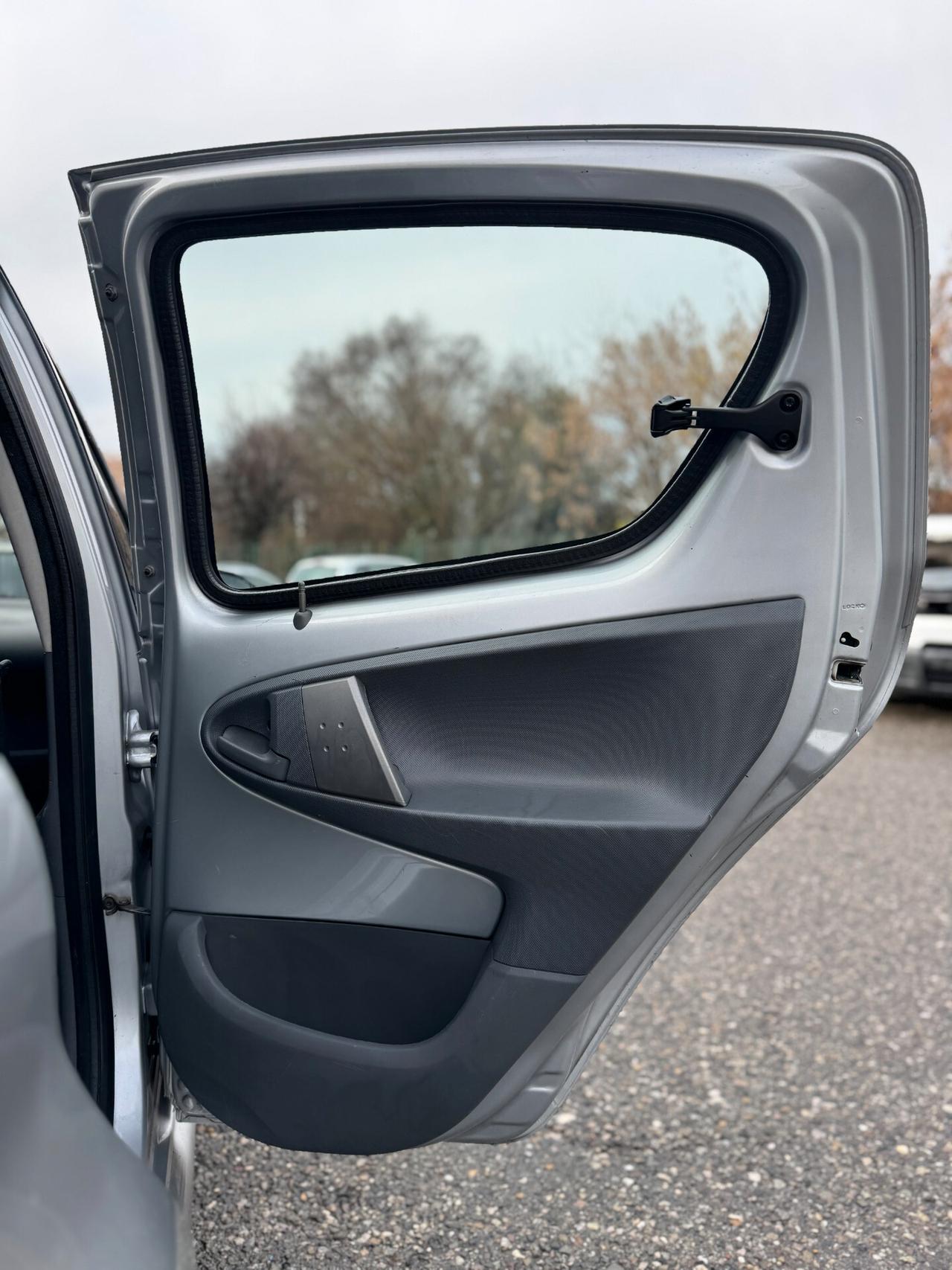 Toyota Aygo 1.0 50kW Benz 5p *67.000 km*UNICO proprietario*