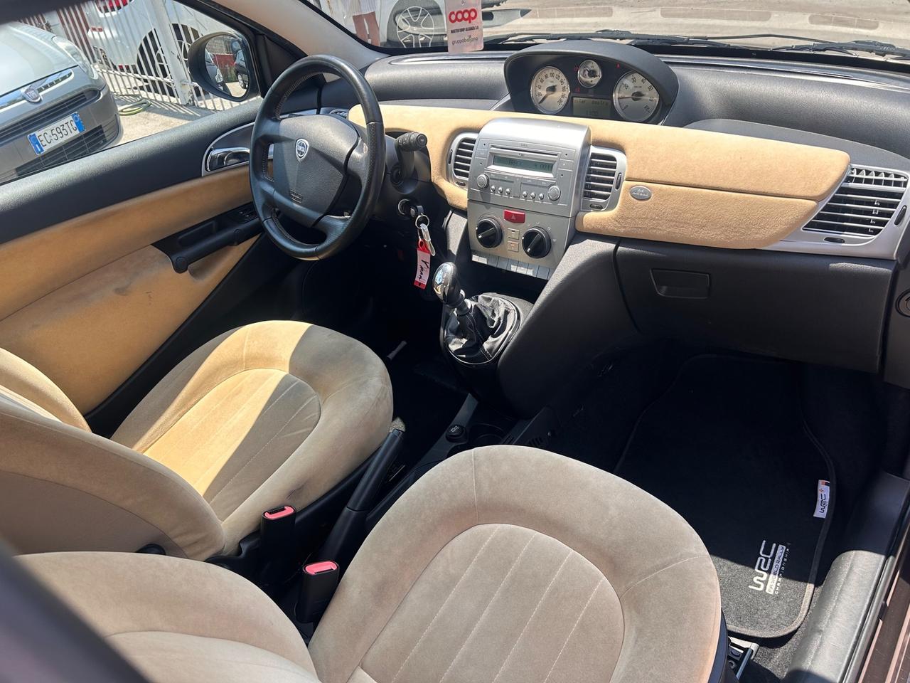 Lancia Ypsilon 1.2 69 CV 5 porte S&S Silver