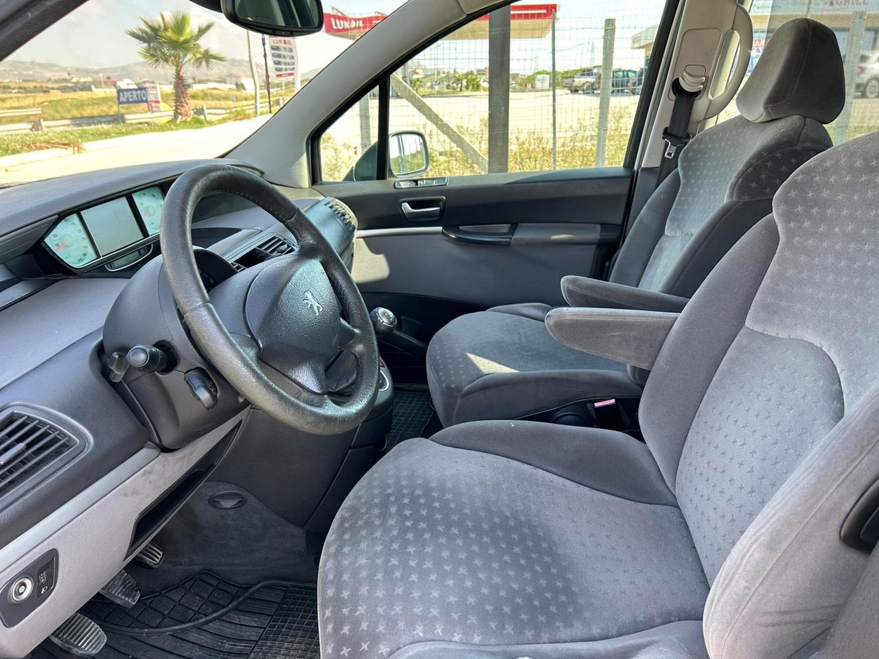 Peugeot 807 2.0 HDi FAP SR