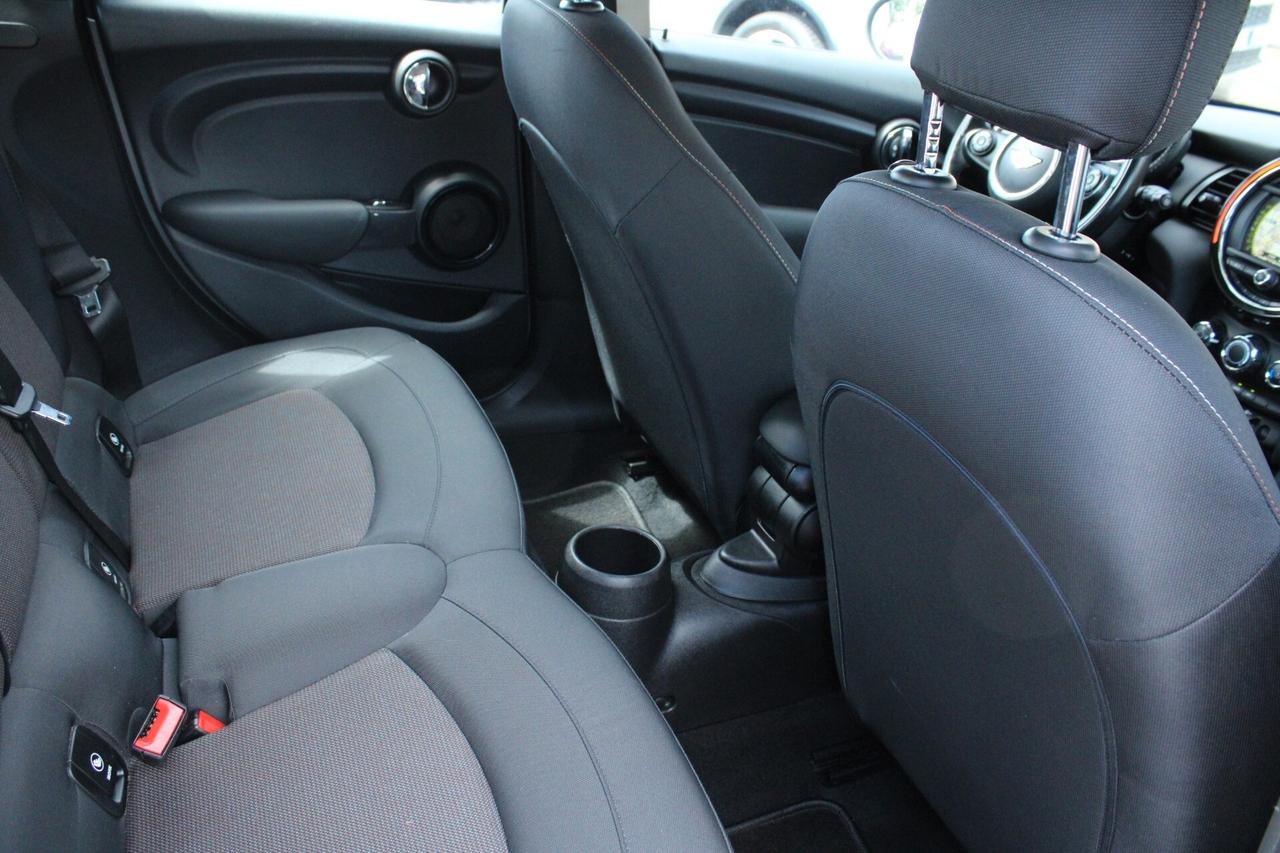 Mini 1.5 Cooper D 5 porte
