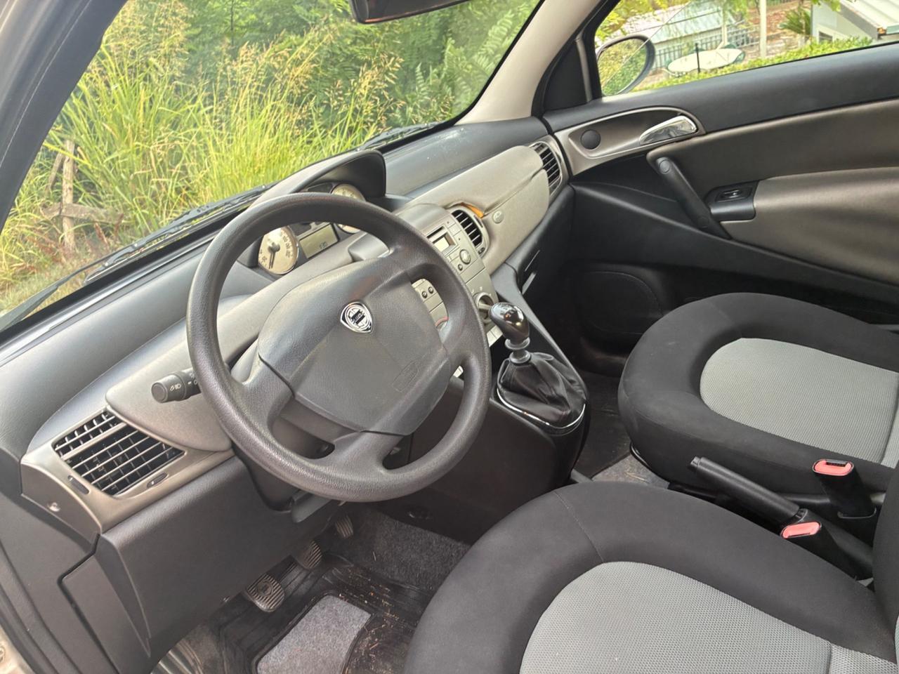 Lancia Ypsilon 1.2 16V Argento