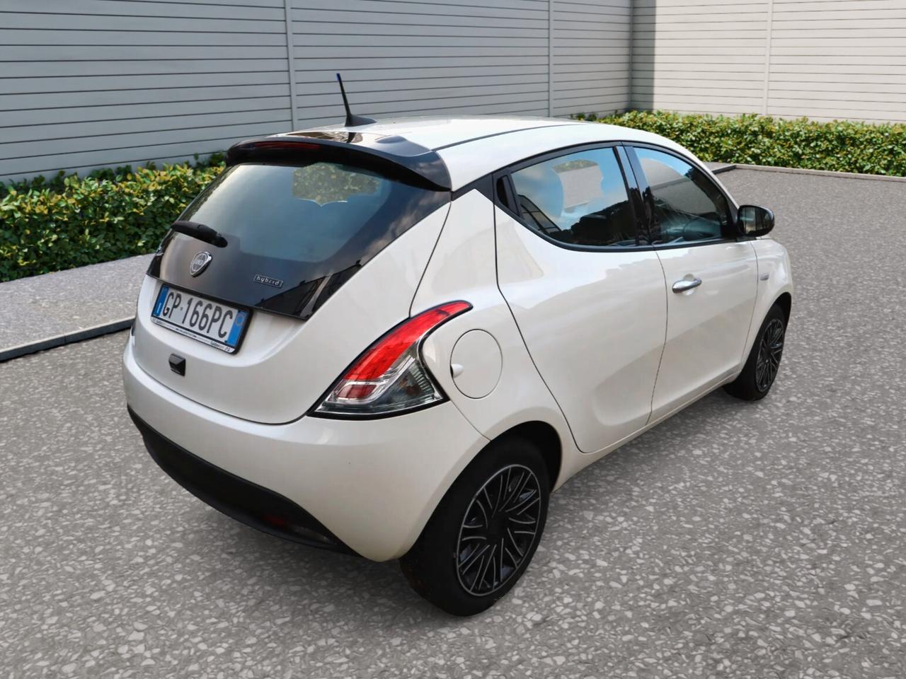 Lancia Ypsilon 1.0cc 70cv S&S Hybrid Gold Plus