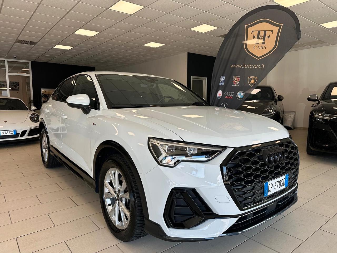 Audi Q3 SPB 35 TDI S tronic line edition Interno ed Esterno Luci Ambiente