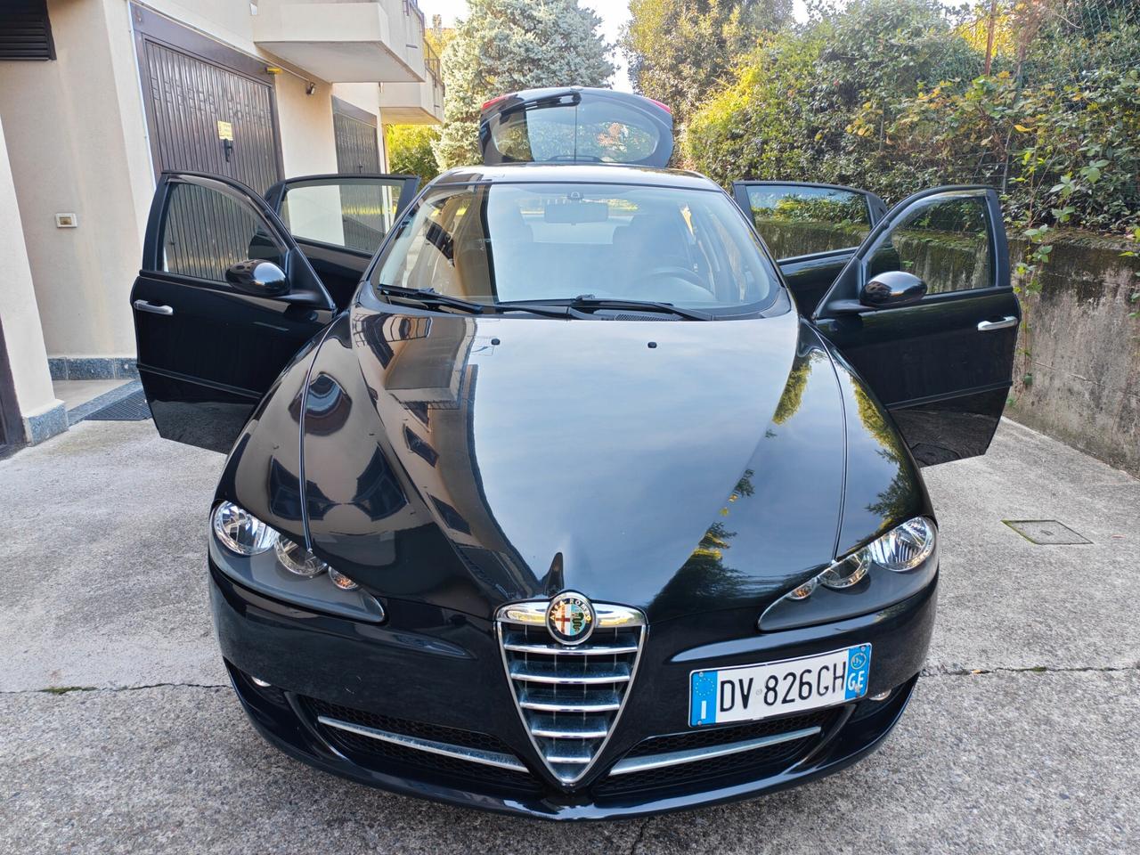 Alfa Romeo 147 1.6 BENZINA 105cv / 30.700km / Unipro