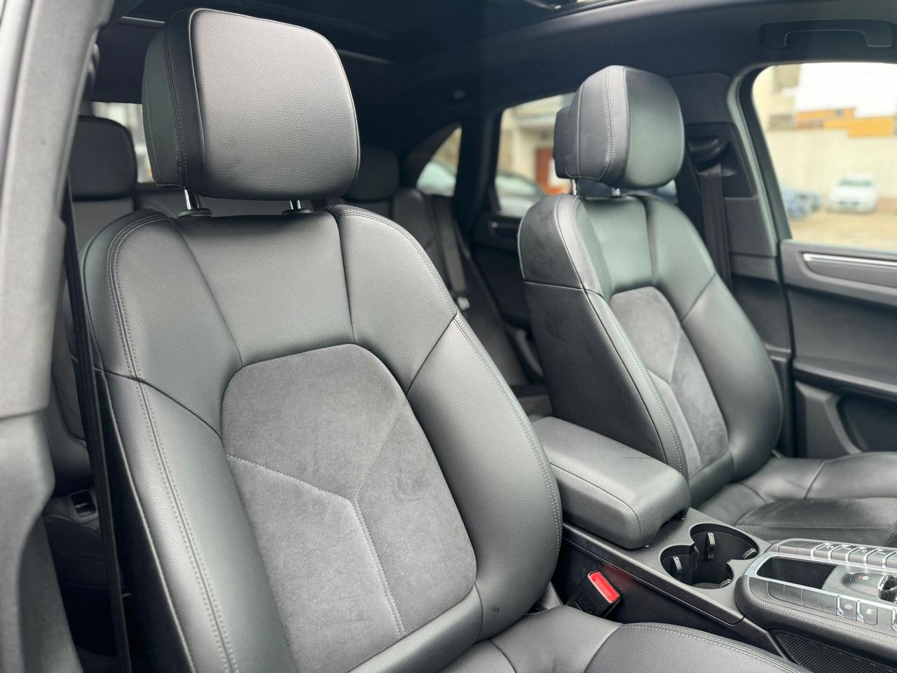 Porsche Macan 2.0 TOTAL BLACK TETTO