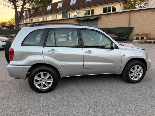 TOYOTA RAV 4 MY23 RAV4 2.0Tdi D-4D cat 5P Sol senza lavoro da fare