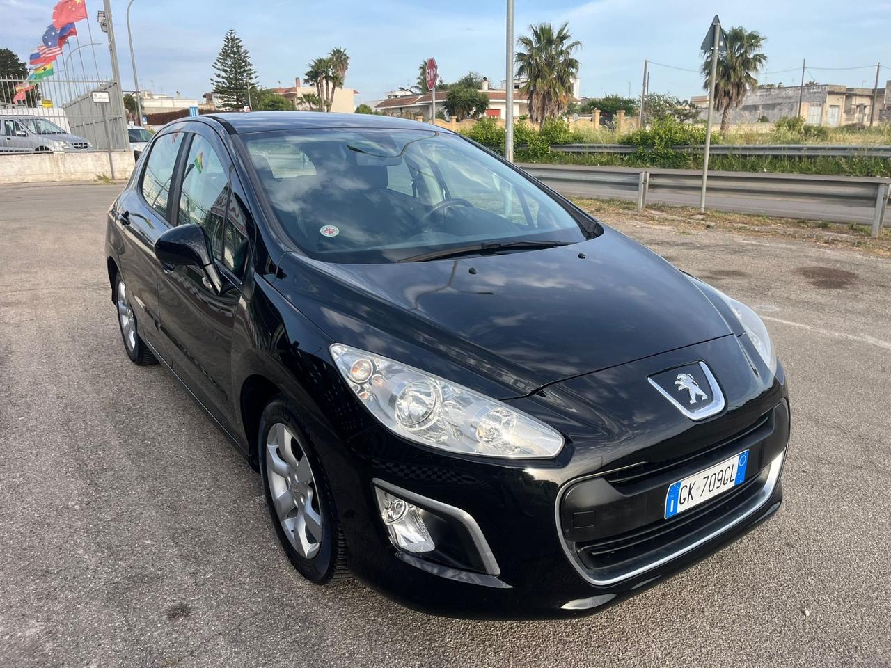 Peugeot 308 1.4 benzina/gpl 2011