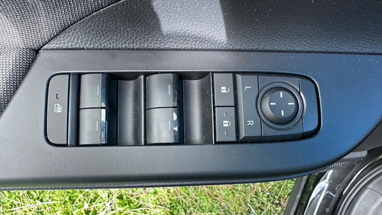 Toyota C-HR 1.8 HV Active 2024 solo 5.500KM PERFETTA leggi testo