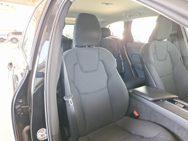 VOLVO XC60 B4 D AWD AUTOMATICO MOMENTUM SUV