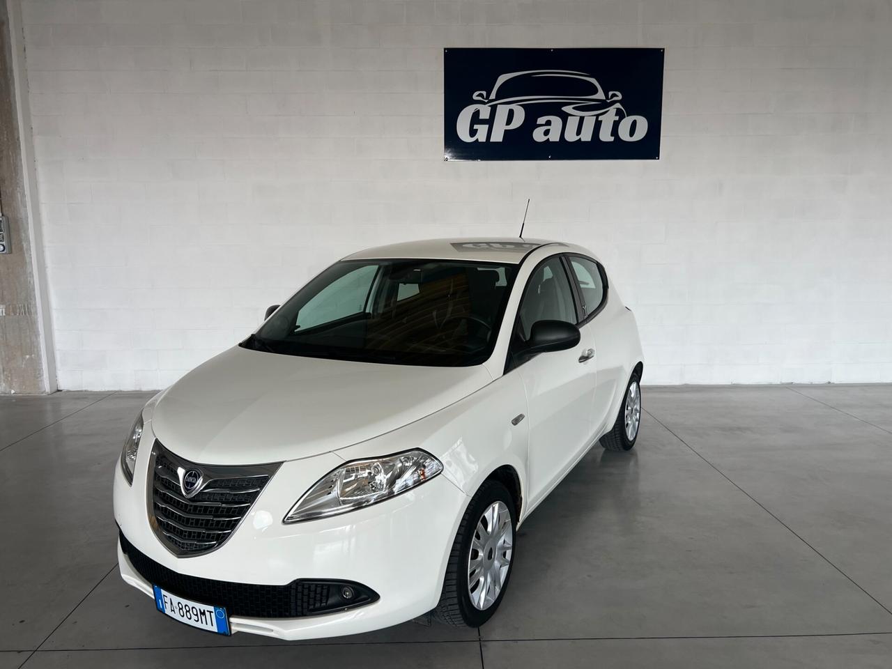 Lancia Ypsilon 1.2 69 CV 5 porte Gold KM 76.638 OK NEOPATENTATI