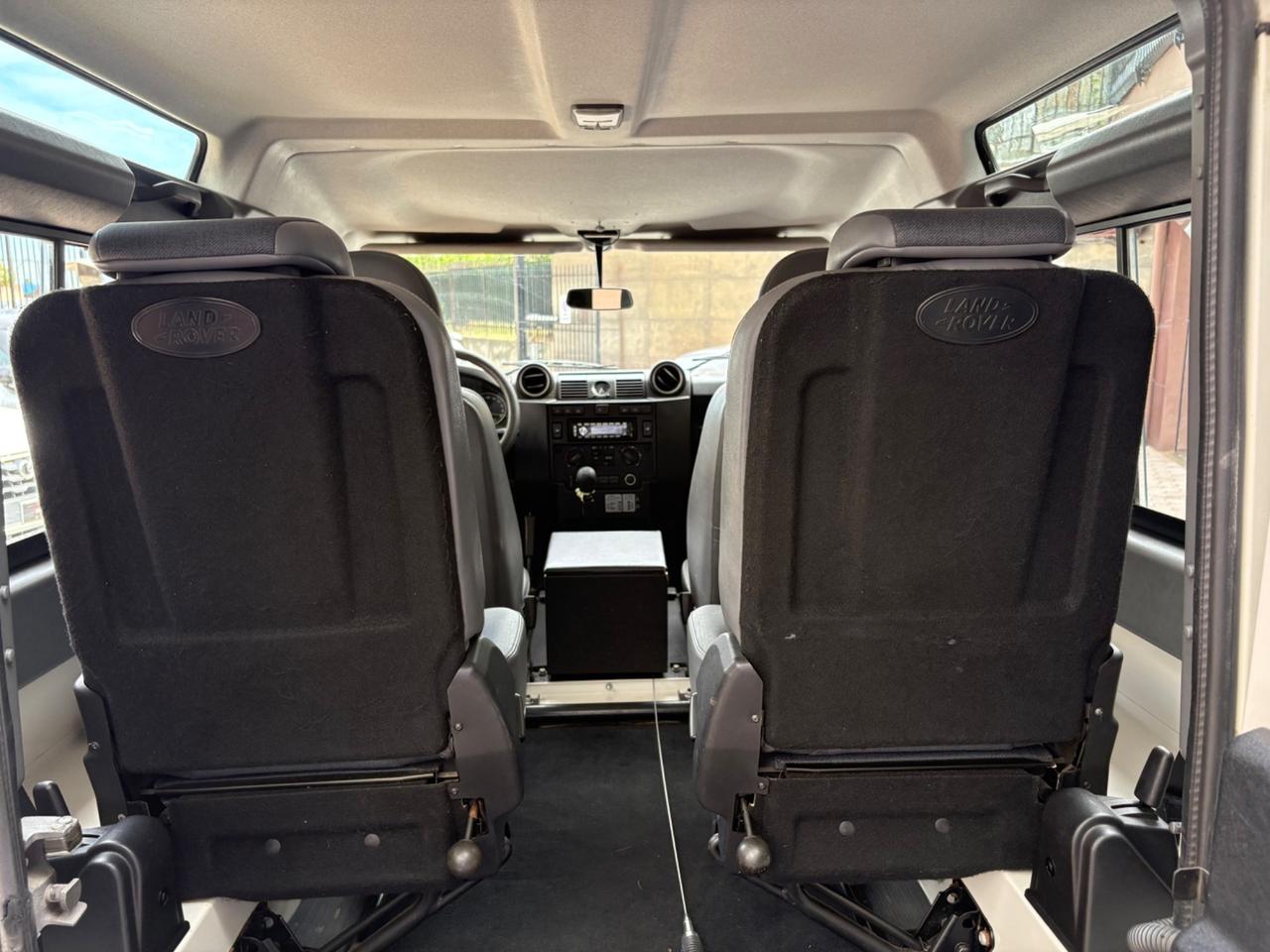 Land Rover Defender 90 2.4 TD4 Station Wagon E
