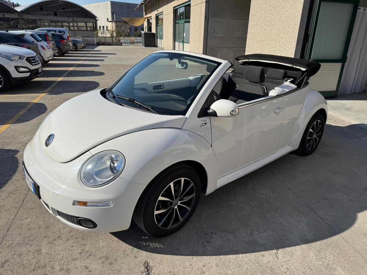 Volkswagen New Beetle 1.4 Cabrio