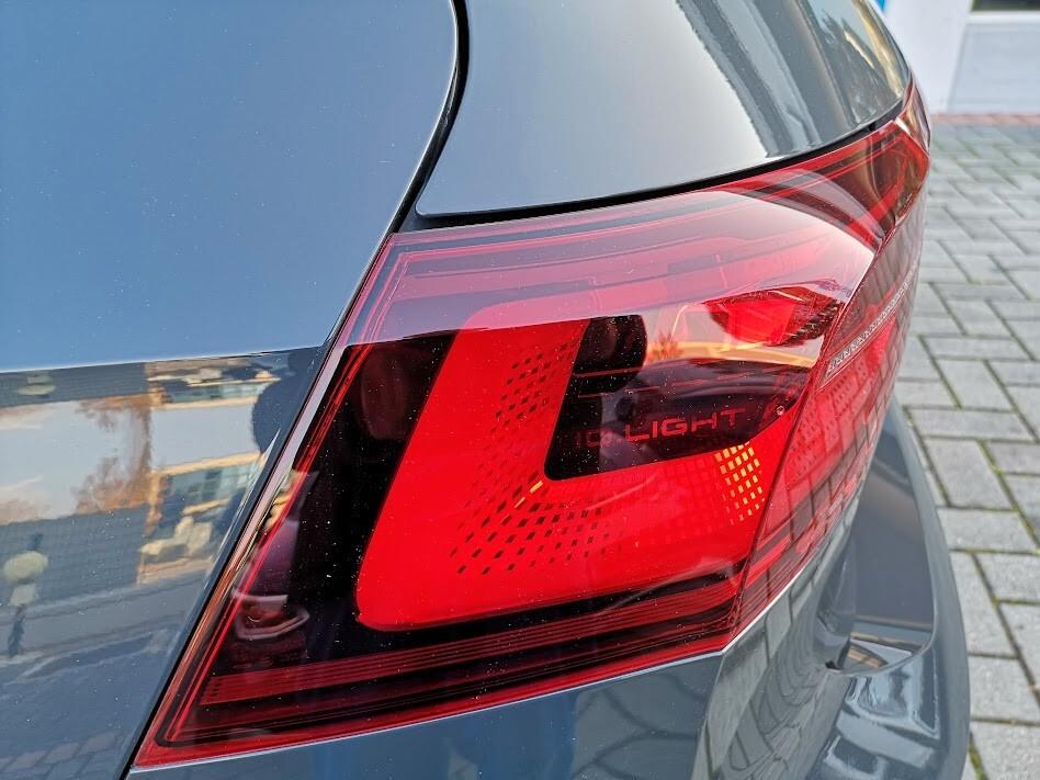 Volkswagen Golf GTI 2.0 TSI DSG IQ LED MATRIX ASSETTO RETROCAMERA CERCHI 19'