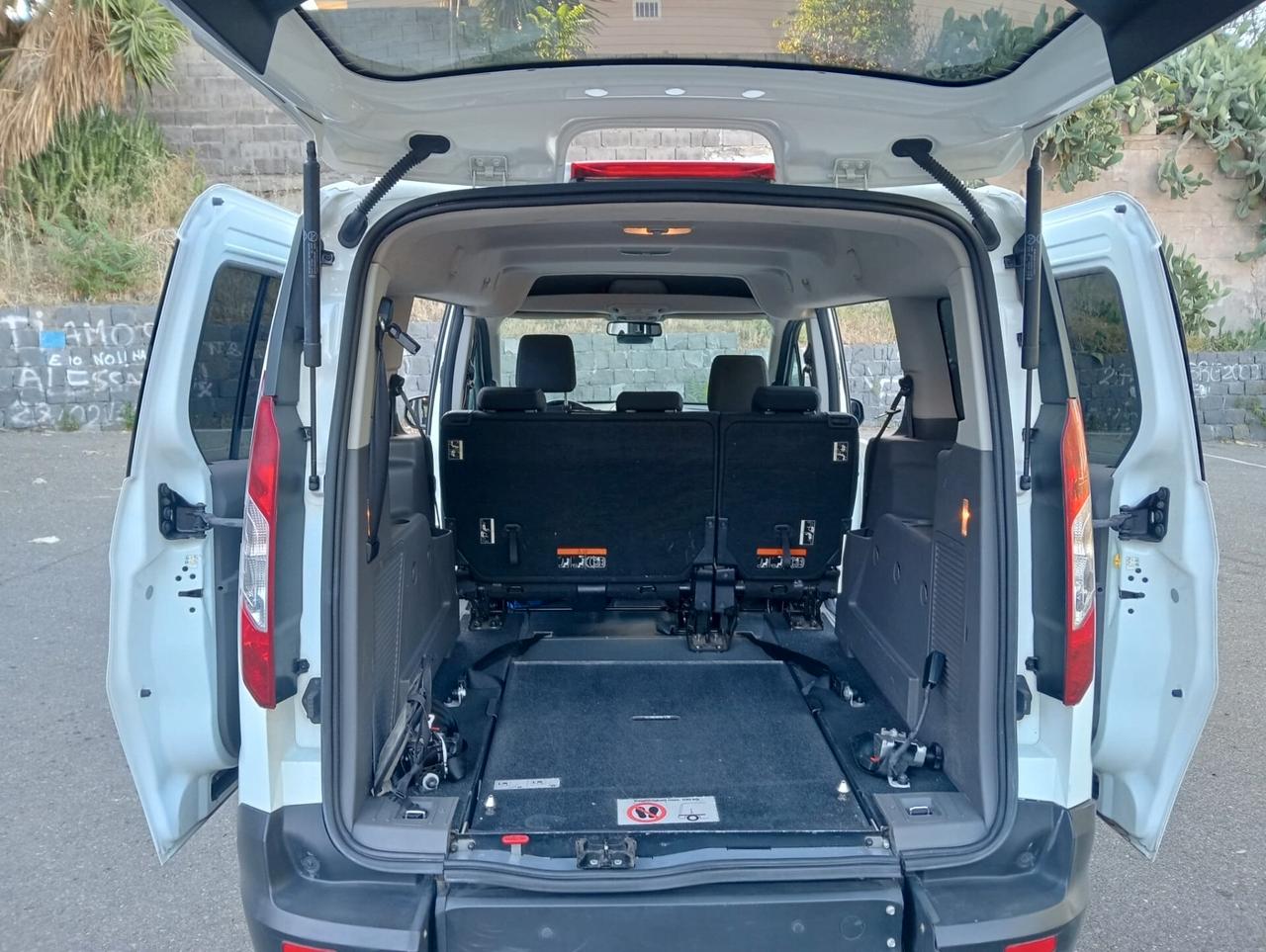 Ford Transit Connect Pianale ribassato con rampa disabili carrozzina
