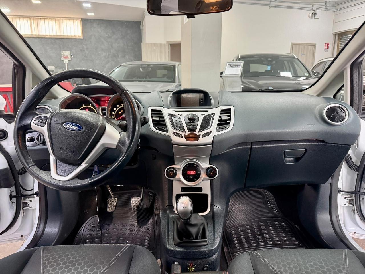 Ford Fiesta 1.4 97cv 5 porte GPL Titanium 2010