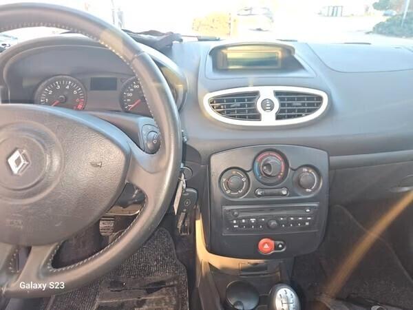 Renault Clio 1.2 16V 5 porte Dynamique