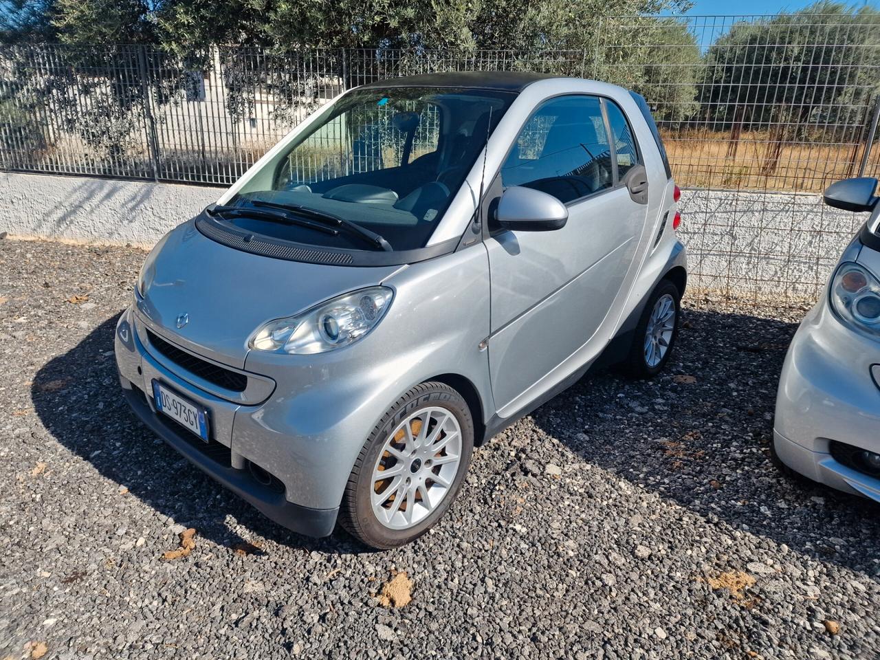 Smart ForTwo 1000 52 kW coupé limited one